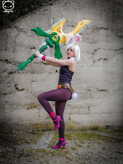 Battle Bunny Riven Cosplay League Of Legends By Evanssora On Deviantart