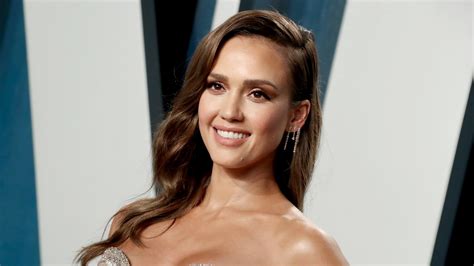 Jessica Alba Encouraged Her Instagram Followers To Sign Up For Fiton