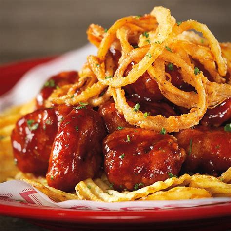 Red Robin on Twitter: "Red’s Bold Boneless Wings with your choice of