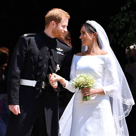 Newlyweds greeted by 100,000 on tour of windsor. This Is Exactly How Much Prince Harry and Meghan Markle's ...