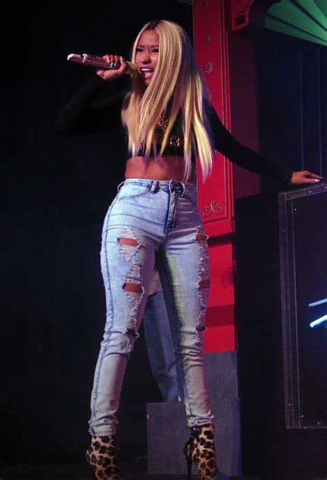 Nicki Minaj In Skinny Destructed Jeans Denimology Nicki Minaj