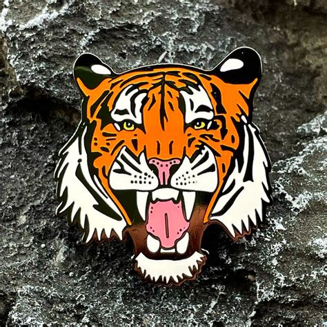 Lxjery Tiger Pin Badge On Backpack Funny Brooch Pins For Clothes Broche