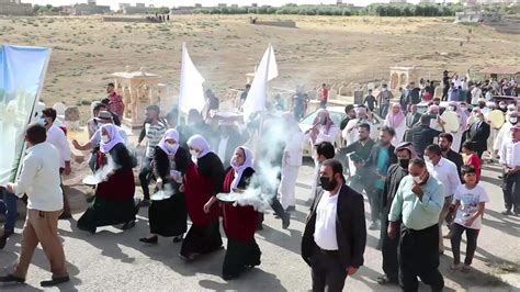 iraq thousands attend funeral of yazidi spiritual leader baba sheikh in iraqi kurdistan video