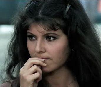 Mara maionchi ricoverata per coronavirus a milano. File:Claudia Mori in Yuppi du.jpg - Wikimedia Commons