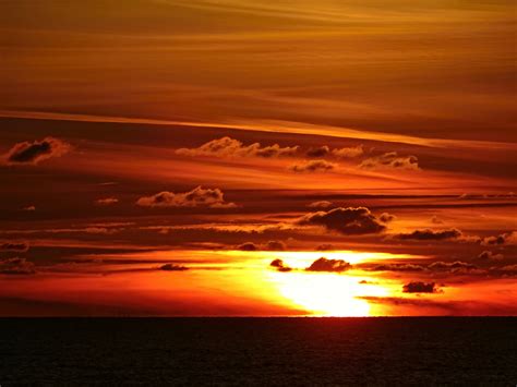 無料画像 ビーチ 風景 海岸 水 自然 海洋 地平線 雲 日の出 日没 太陽光 湖 夜明け 雰囲気 夏