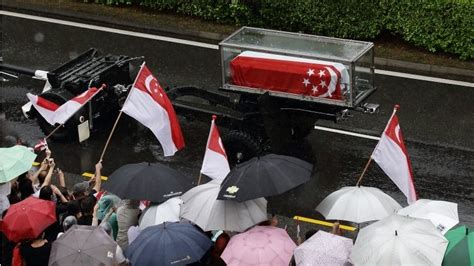 Lee Kuan Yew Singapore Holds Funeral Procession Bbc News