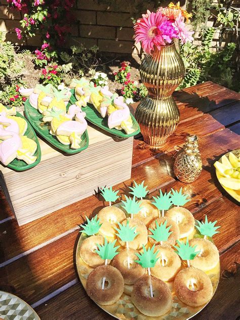 How To Plan A Tropical Themed Bridal Shower Bridal Shower Tropical