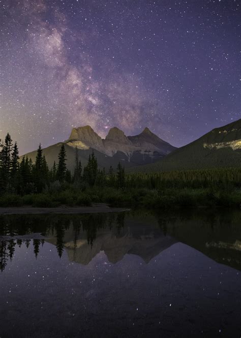 Itap Of The Milky Way Over The Three Sisters In Canmore Alberta R