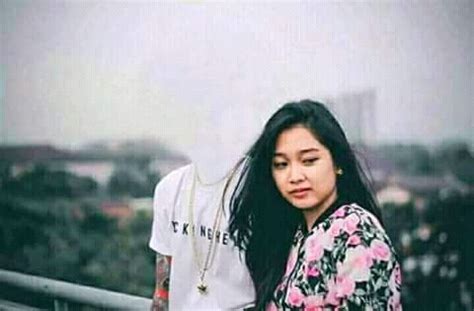 Gambar tersebut bisa anda unduh langsung, caranya silahkan klik pada gambar atau klik tombol download now dibawah gambar yang anda inginkan. Download 750 Koleksi Background Wanita Cantik HD Gratis ...
