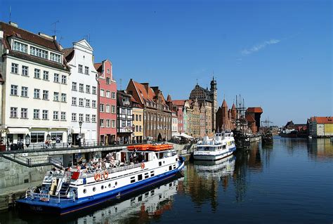 Danzig), major commercial port in poland, situated at the estuary a jewish settlement grew up in gdansk after 1454 but owing to the opposition of the merchants in 1520 the jews had to. TRAVEL BROADENS THE MIND: Poland - Gdańsk