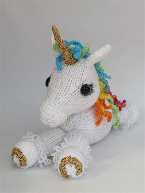 Unicorn tea cosy knitting pattern