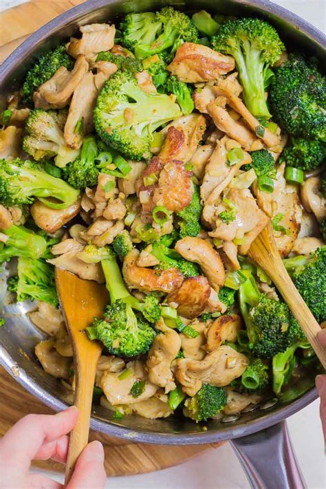 An easy chicken and broccoli stir fry recipe that yields juicy chicken and crisp broccoli in a rich brown sauce, just like the one at a chinese restaurant. Paleo Chicken and Broccoli Stir-Fry (Whole30, Keto, Low ...