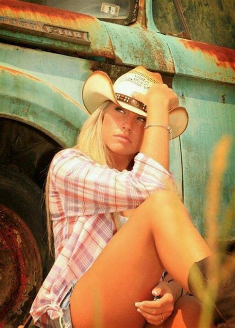 Country Girls Make Your Friday A Little Sweeter 31 Photos Suburban Men Country Girl Style