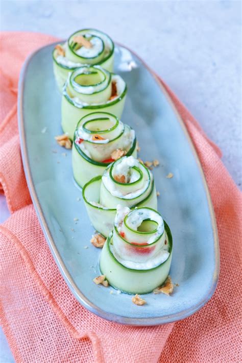 Recept Komkommer rolletjes met feta paprika en walnoot