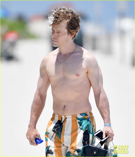 game of thrones alfie allen spotted shirtless in miami photo 4788974 shirtless photos
