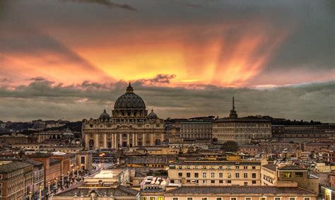El Vaticano Reconoce Que El Altísimo Ha Crecido Un 60 Menos Este Año