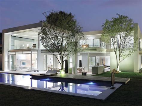 Paradise Found Hyde Park Luxurious Contemporary Mansion