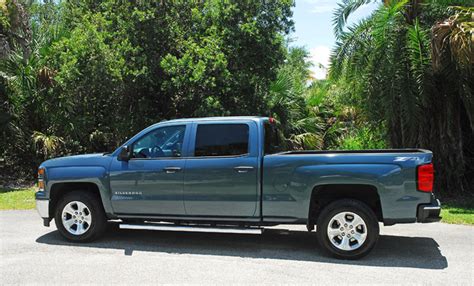 Used 2014 chevrolet silverado 1500 z71 lt with awd/4wd, tire pressure warning, audio and cruise controls on steering wheel, remote start, stability control. 2014 Chevrolet Silverado 1500 5.3 Z71 2wd LT CrewCab ...