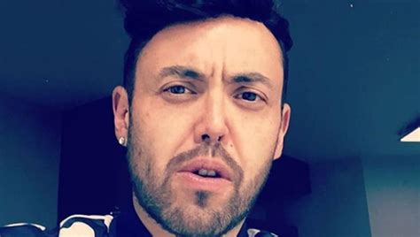 Kelime ve terimleri çevir ve farklı aksanlarda sesli dinleme. Famosos abiertamente homofóbicos que nos provocan 'cringe' - Homosensual