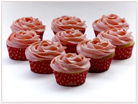 Filled With Jam Cupcakes Filled With Strawberry Jam Cupcak… Flickr