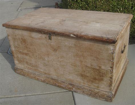 Uhuru Furniture And Collectibles Sold Antique Trunk 100