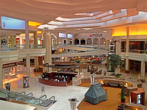 Best Malls In Chicago Illinois Janeen Leary