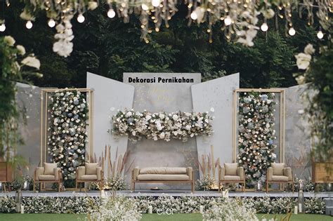 Jika kamu menginginkan pesta pernikahan di alam terbuka yang sedikit unik, kamu bisa mengusung tema piknik untuk pesta ini. Pengertian Dekorasi Pernikahan Yang Sangat Indah