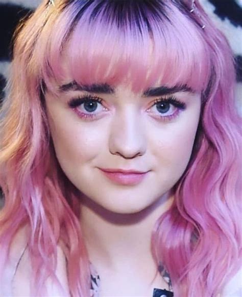 Pin By Jennifer Hallmark On Maisie Williams In 2020 Maisie Williams