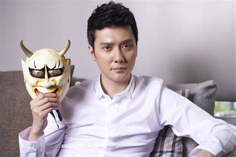 He was ranked number 33rd on 2012's forbes china celebrity 100 list. VOGUE／《蘭陵王》馮紹峰來台 快問快答出招考倒四爺 | ETtoday名家 | ETtoday東森新聞雲
