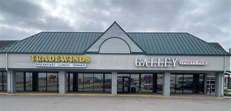 Tradewinds Restaurant In Elkhart Indiana Towawaycouple