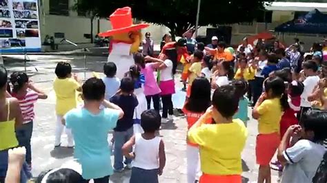 Baile Con El Pollito Campero Youtube