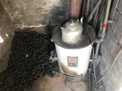 The removable fuel tank stores inside the stove when not in use, for compact storing and packing. As rural China rapidly adopts clean energy, use of traditional wood and coal stoves persists ...