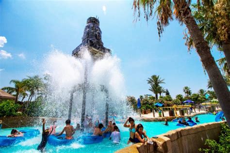 In other words, there's plenty to see and do for the whole family. 7 Of The Best Waterparks Near Houston