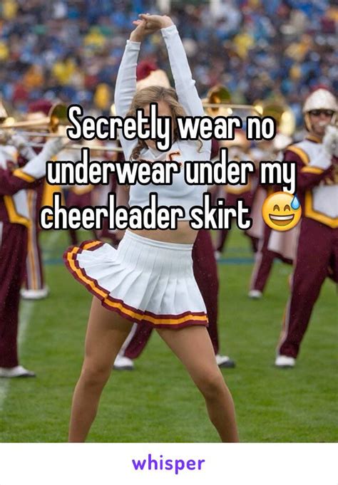 Cheerleader Forgets Underwear