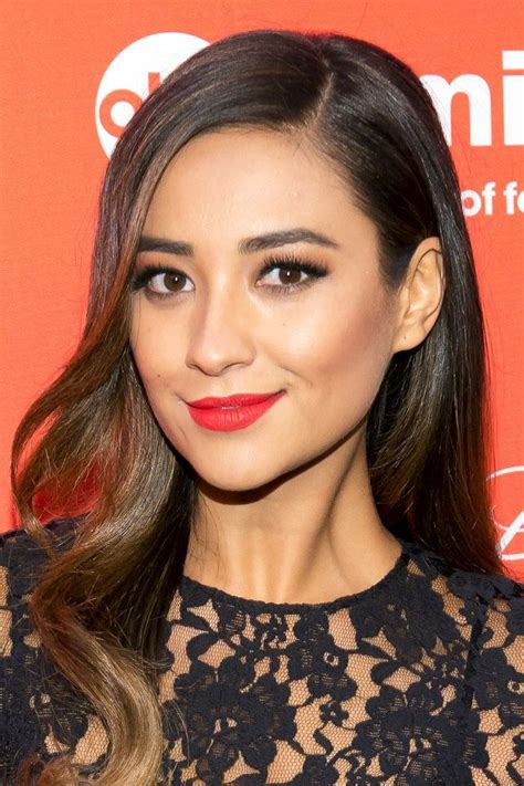 12 Times We Wanted To Copy Shay Mitchells Makeup Shay Mitchell