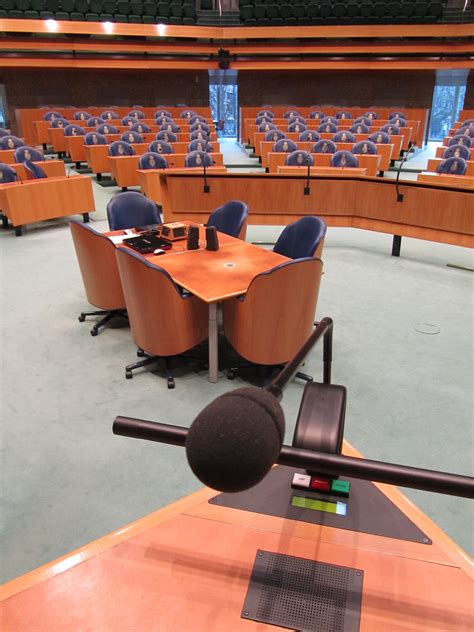 Het debat is vanaf 13.30 uur live te volgen via de. Tweede Kamer