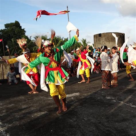 Ini adalah panduan berkaitan dengan lailatul. Tradisi Sambut Lailatul Qadar di Indonesia, Mulai dari ...