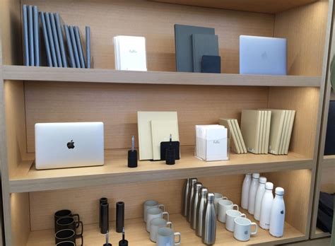 Where is the apple store in grand central terminal? Revamped Infinite Loop Apple Store in Cupertino Now Open ...
