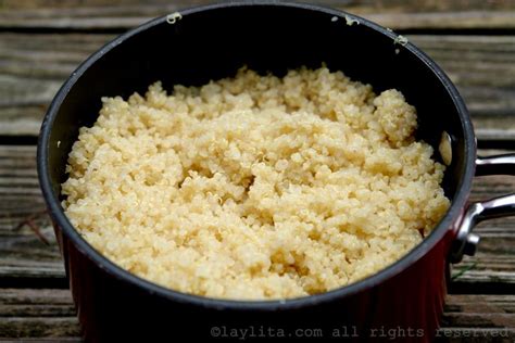 La cuisson est terminée lorsque chaque grain a doublé de volume et libéré le germe blanc en forme de spirale. Cuisson du quinoa | Recette, Cuisine et boissons, Comment ...