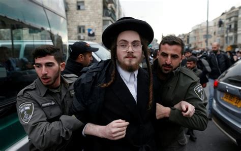 hundreds of ultra orthodox jews protest military service daily mail online