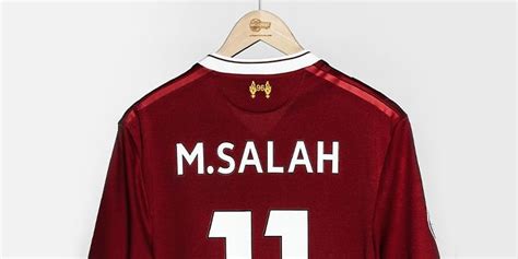 Das trikot war ein geschenk, da ich grösse xs habe und nicht l leider viel zu gross für mich. Mohamed Salah Trikot | Kaufe dein Salah Trikot online bei ...