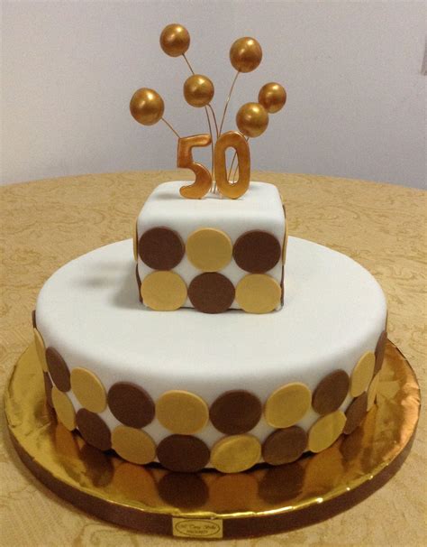 Torta De Cumpleaños Para Hombre En Color Marrón Y Dorado