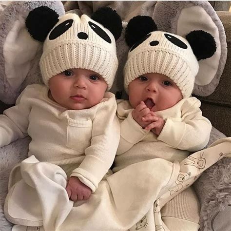Pin By Michaela Lügenbiehl On Bebes Tiernos Cute Baby Twins Twin