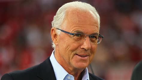 Captain of west germany when they won the world cup and the european championship, he also led his club, bayern munich, to three successive european cups and also to the european cup winners' cup. Franz Beckenbauer :: Ehrenspielführer/-innen :: Historie ...