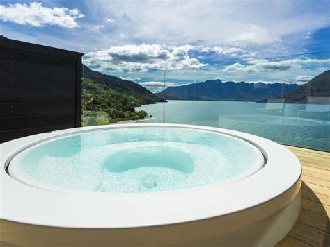 Overflow Outdoor Hot Tub Minipool Built In Hot Tub By Kos By Zucchetti Design Ludovica Roberto