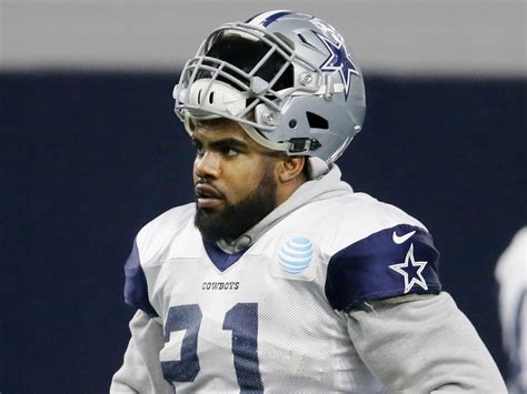 ezekiel elliott reportedly plans to appeal suspension using text messages showing his accuser