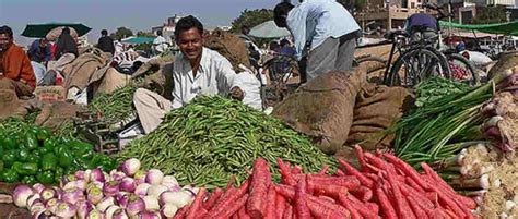 Farmers In Maharashtra Go Online To Sell Their Produce As Apmc Stands