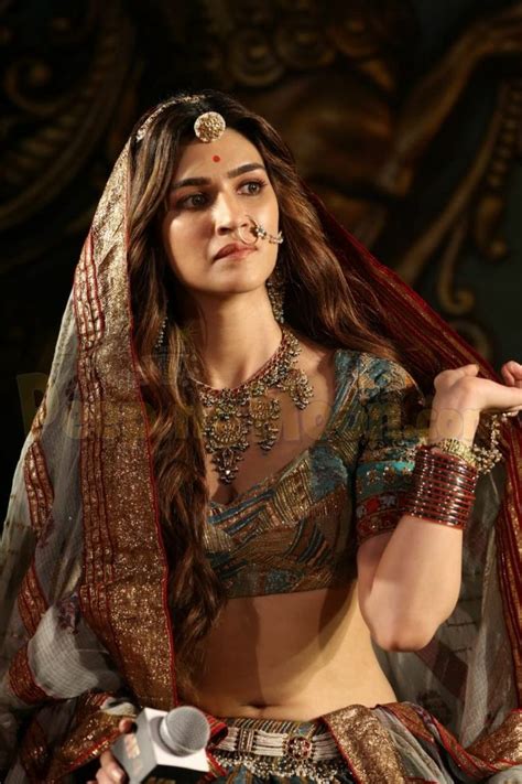 Kriti Sanon Wearing Rimple And Harpreet Narula For Housefull 4 Promotions Beautiful Bollywood