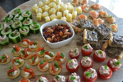 Gevulde Tomaatjes Met Hollandse Garnalen Hapjes Gerechten Feestjes Lekker Eten