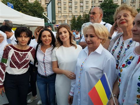 Irina tanase a plans cand a auzit ca liviu dragnea vine acasa. Antena 3: "Ce cauta aia la miting, ma frate???". Iubita ...